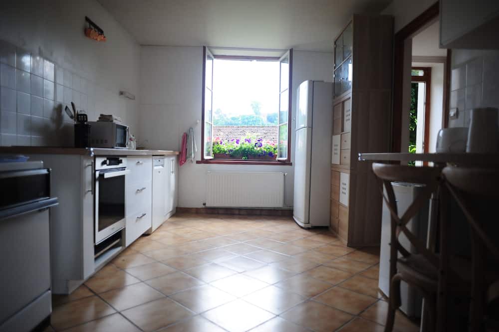 Photo of Kitchen in Bonneuil-en-Valois