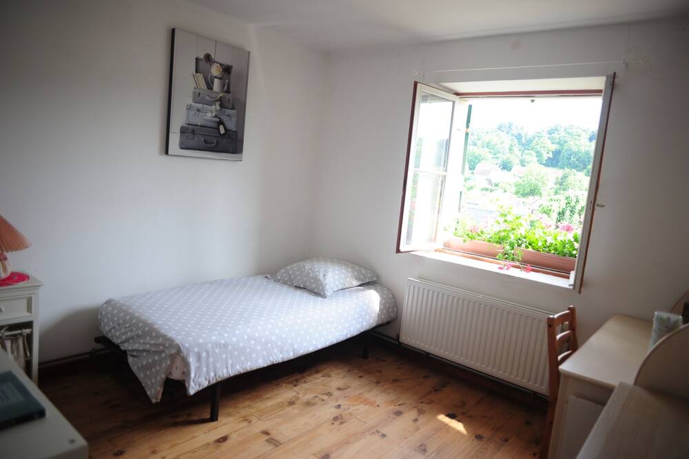 Photo of Bedroom in Bonneuil-en-Valois