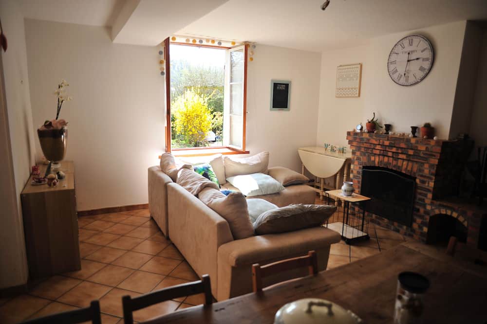 Photo of Livingroom in Bonneuil-en-Valois