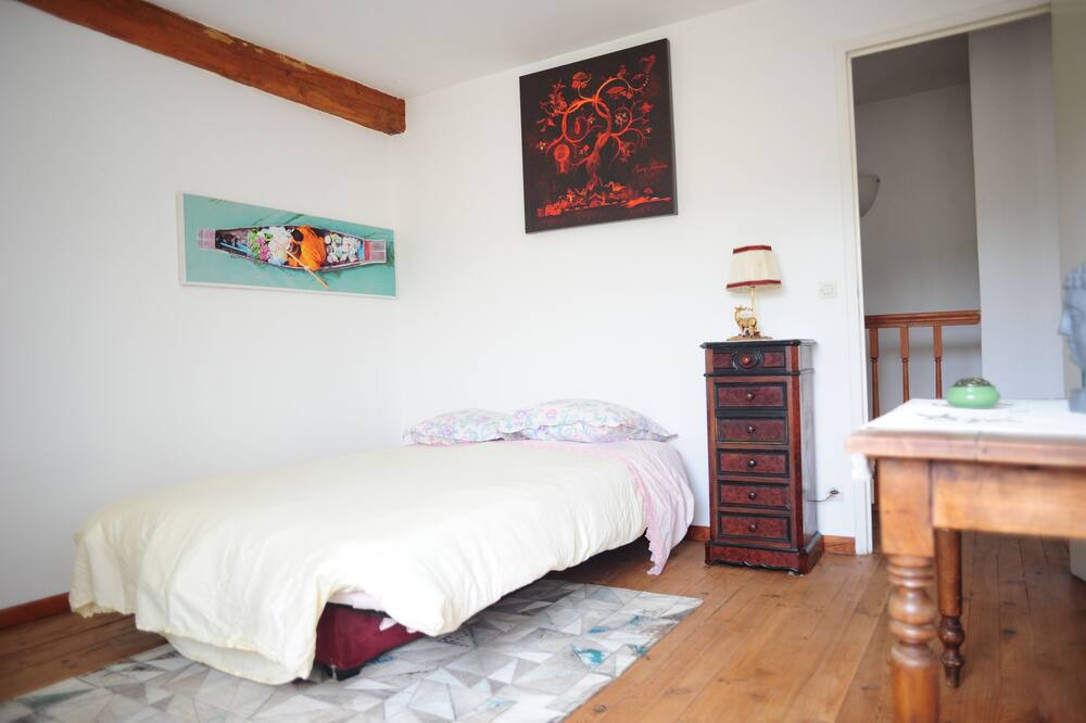 Photo of Bedroom in Bonneuil-en-Valois