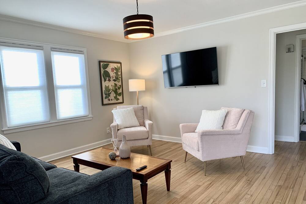Photo of Livingroom in Parkville