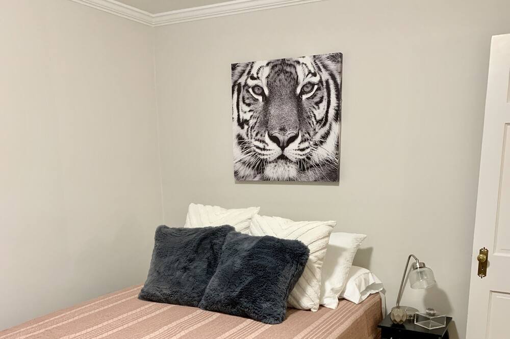 Photo of Bedroom in Parkville