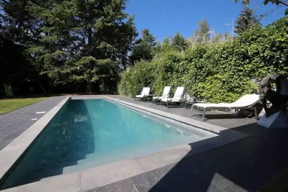 Photo of Outdoor in Le Celle-Saint-Cloud