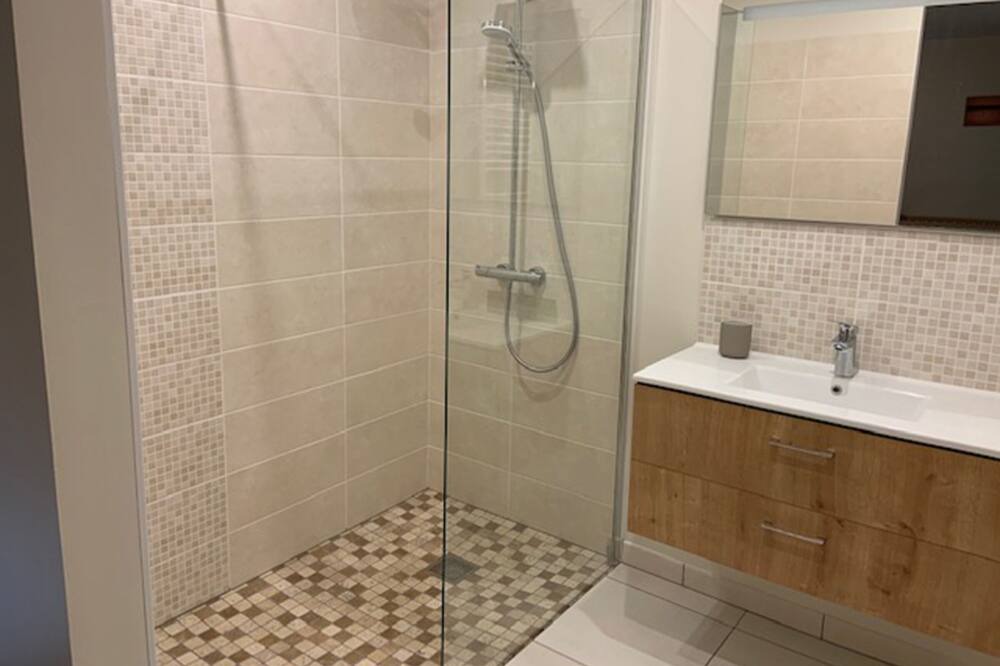Photo of Bathroom in Bordeaux-Saint-Clair
