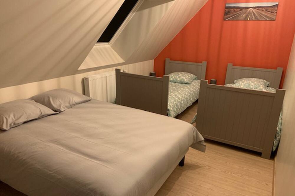 Photo of Bedroom in Bordeaux-Saint-Clair