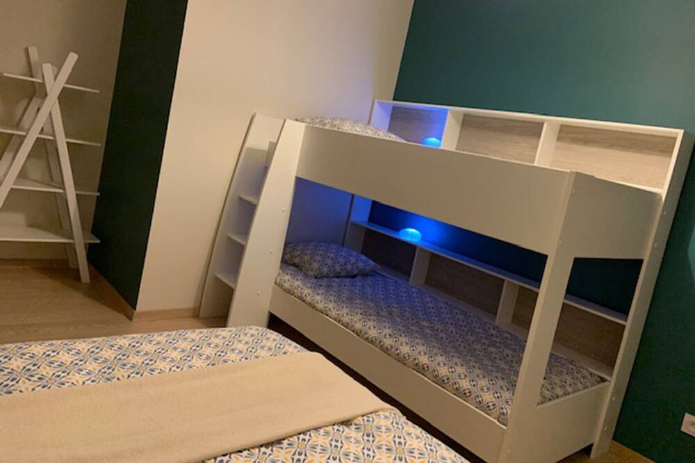Photo of Bedroom in Bordeaux-Saint-Clair