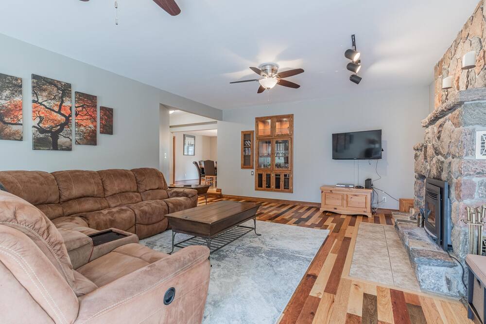 Photo of Livingroom in Innisfil