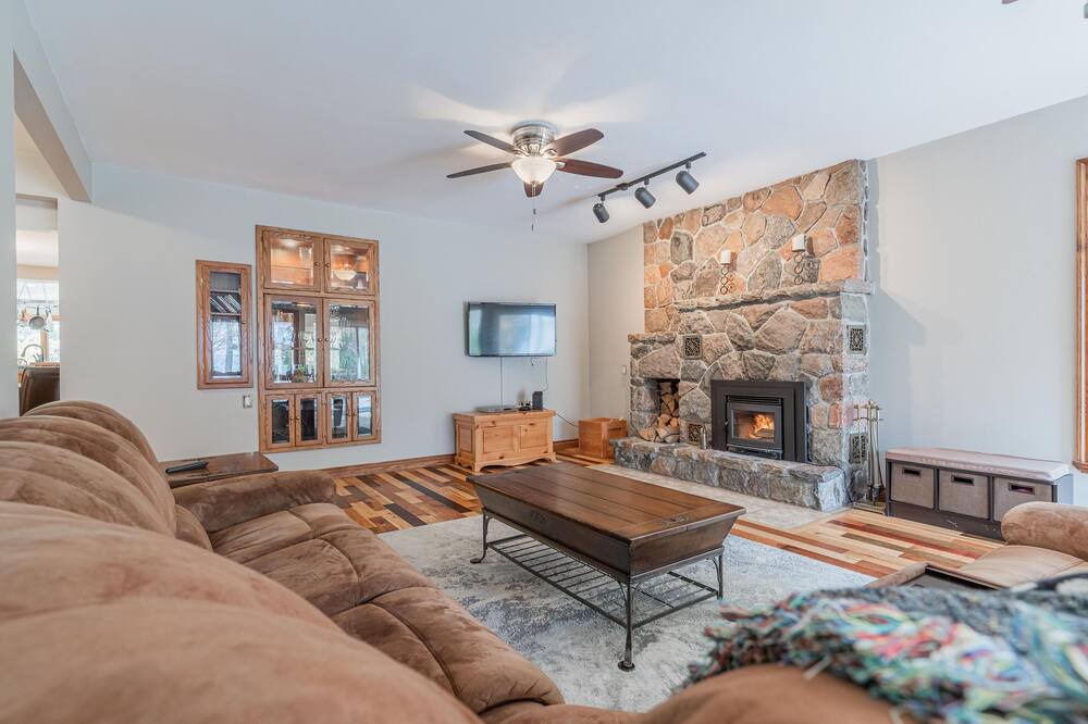 Photo of Livingroom in Innisfil