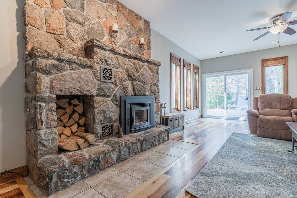 Photo of Livingroom in Innisfil