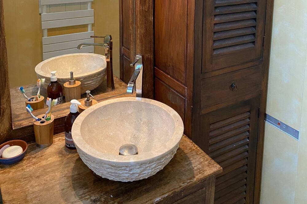 Photo of Bathroom in Saint-Christophe-sur-Guiers