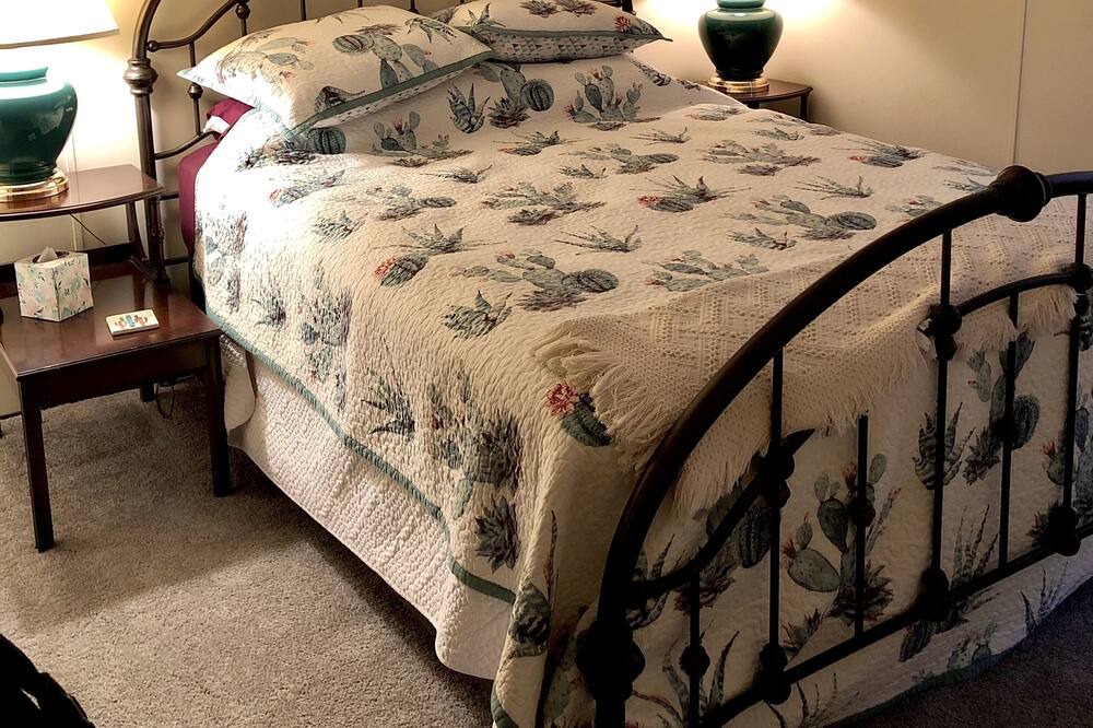 Photo of Bedroom in Hondo