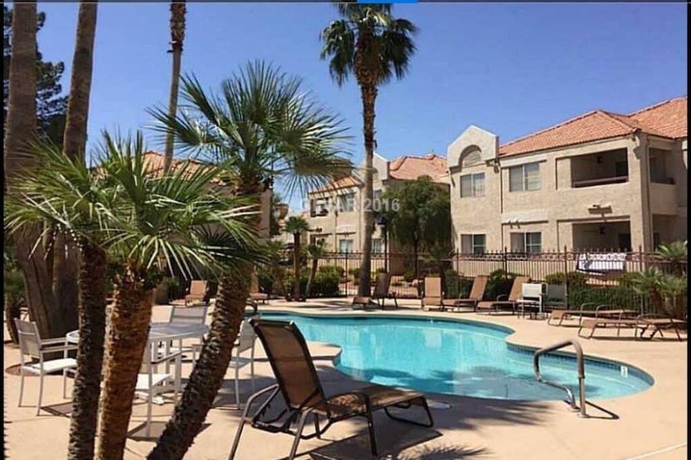 Photo of Outdoor in Canyon Gate