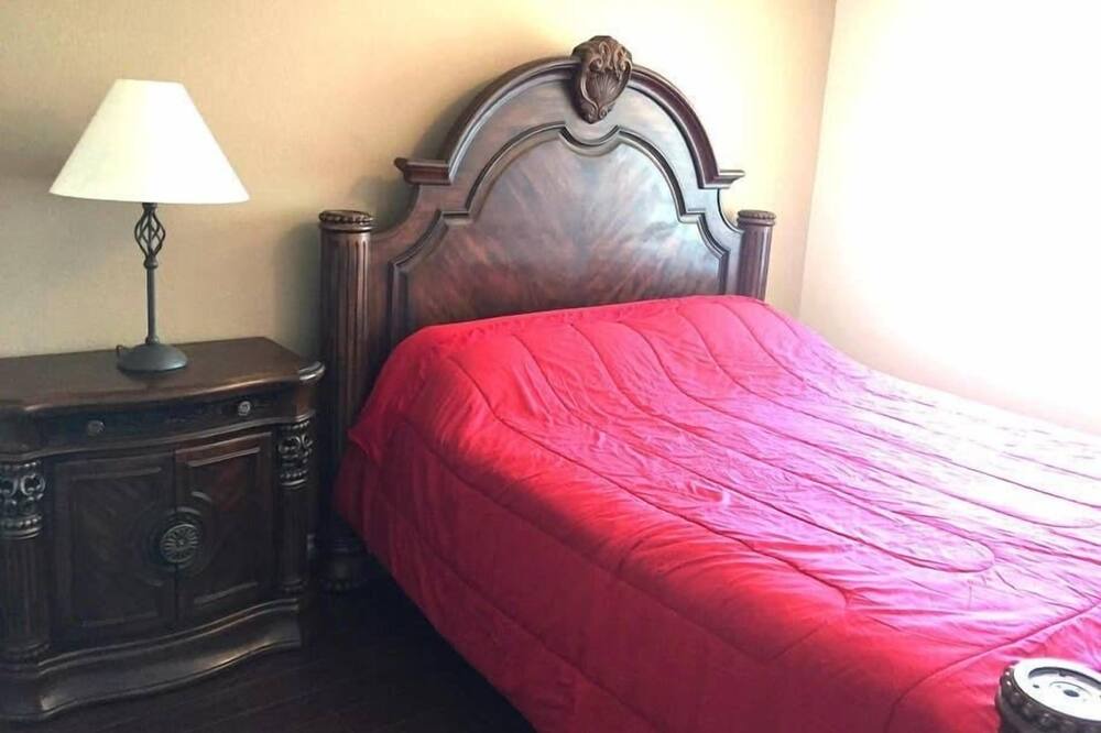 Photo of Bedroom in Canyon Gate