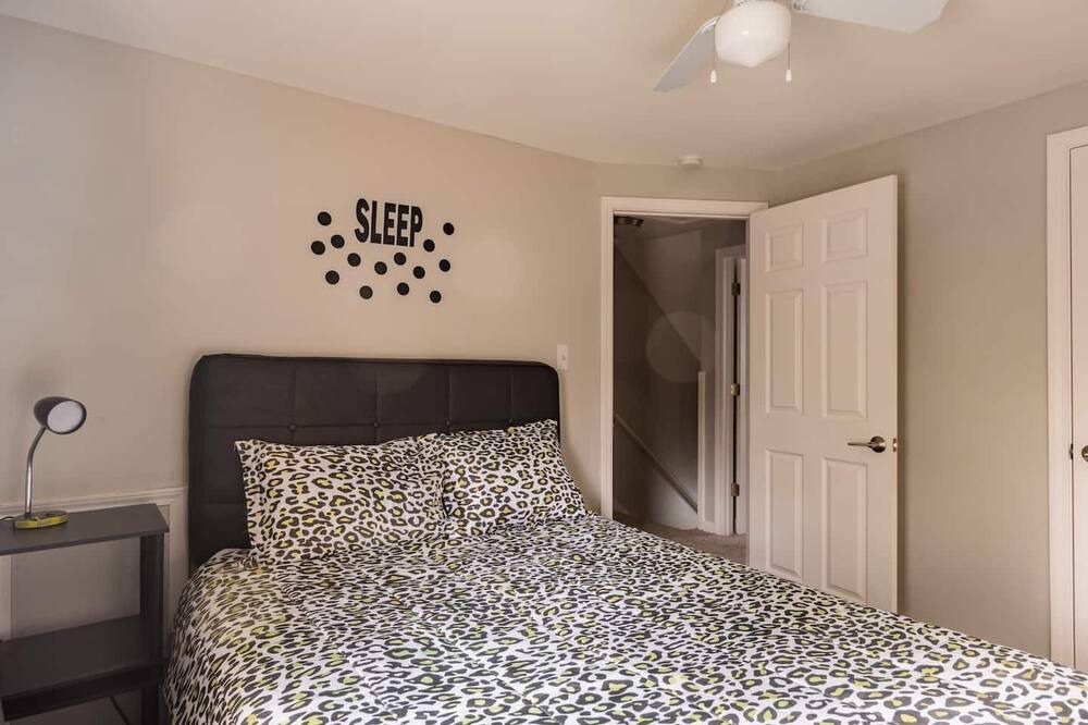 Photo of Bedroom in Oak Park