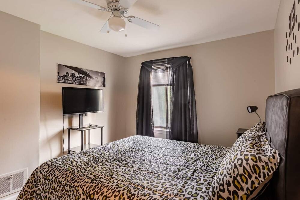 Photo of Bedroom in Oak Park