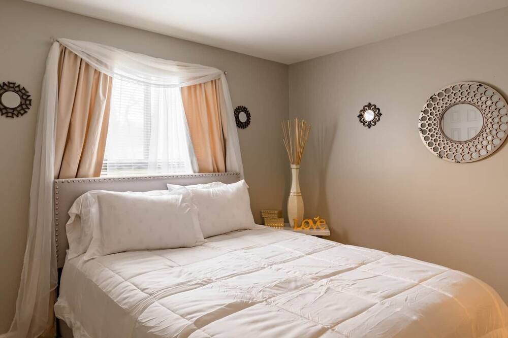 Photo of Bedroom in Oak Park