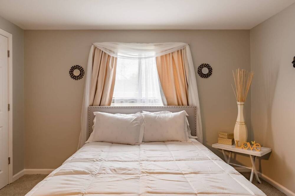 Photo of Bedroom in Oak Park