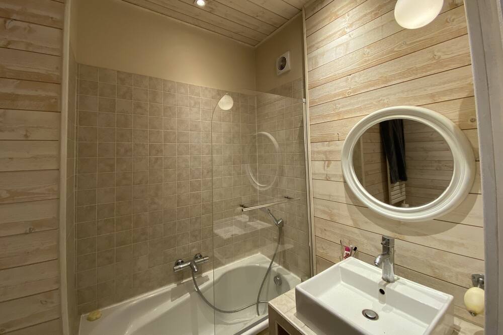 Photo of Bathroom in Lusigny-sur-Barse