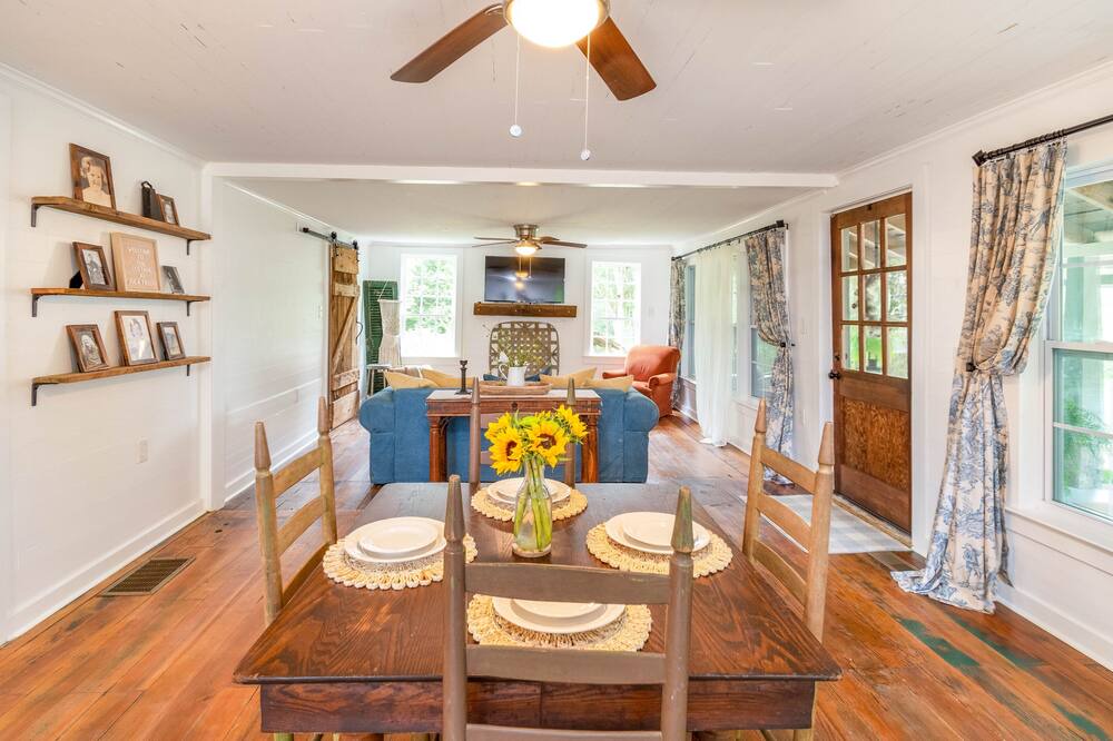 Photo of Kitchen in Adairsville