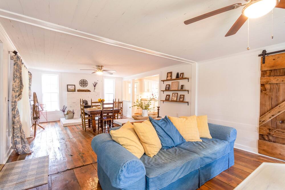 Photo of Livingroom in Adairsville