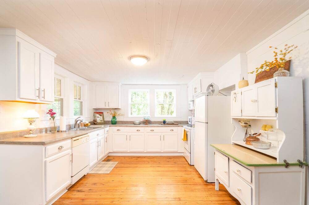 Photo of Kitchen in Adairsville