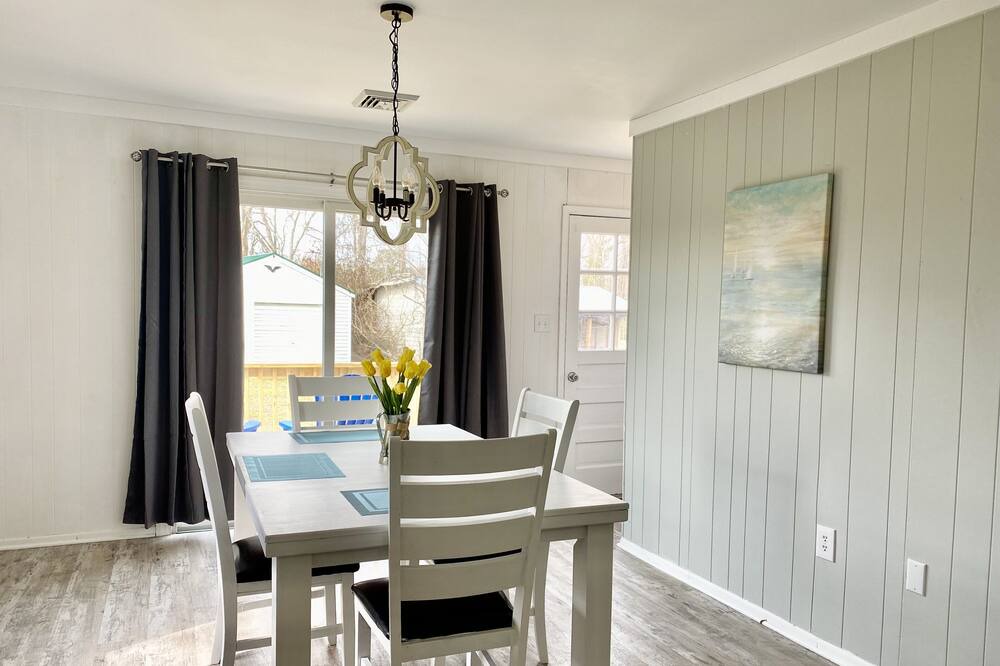 Photo of Kitchen in White Stone