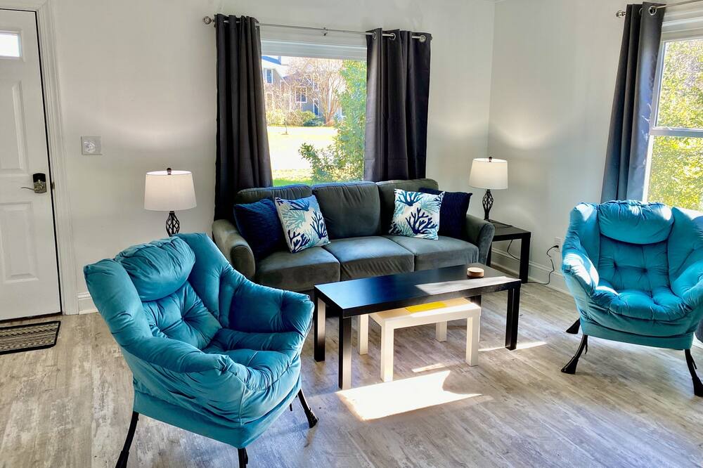 Photo of Livingroom in White Stone