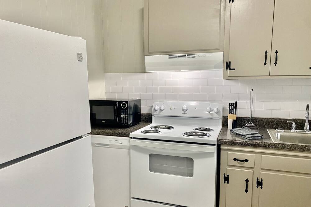 Photo of Kitchen in White Stone