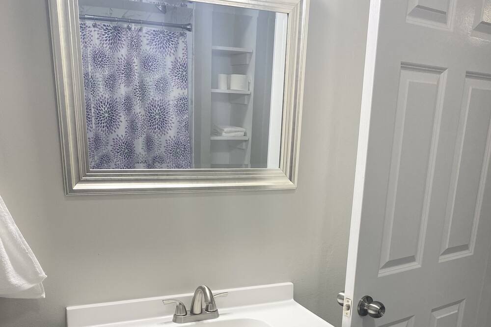 Photo of Bathroom in White Stone