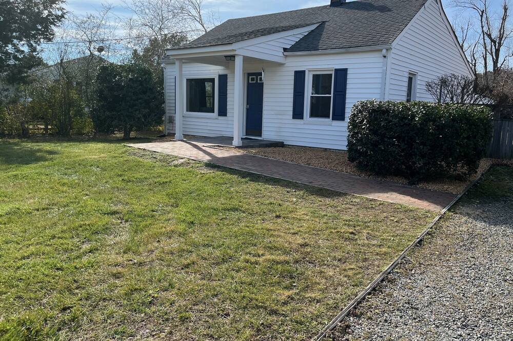 Photo of Outdoor in White Stone