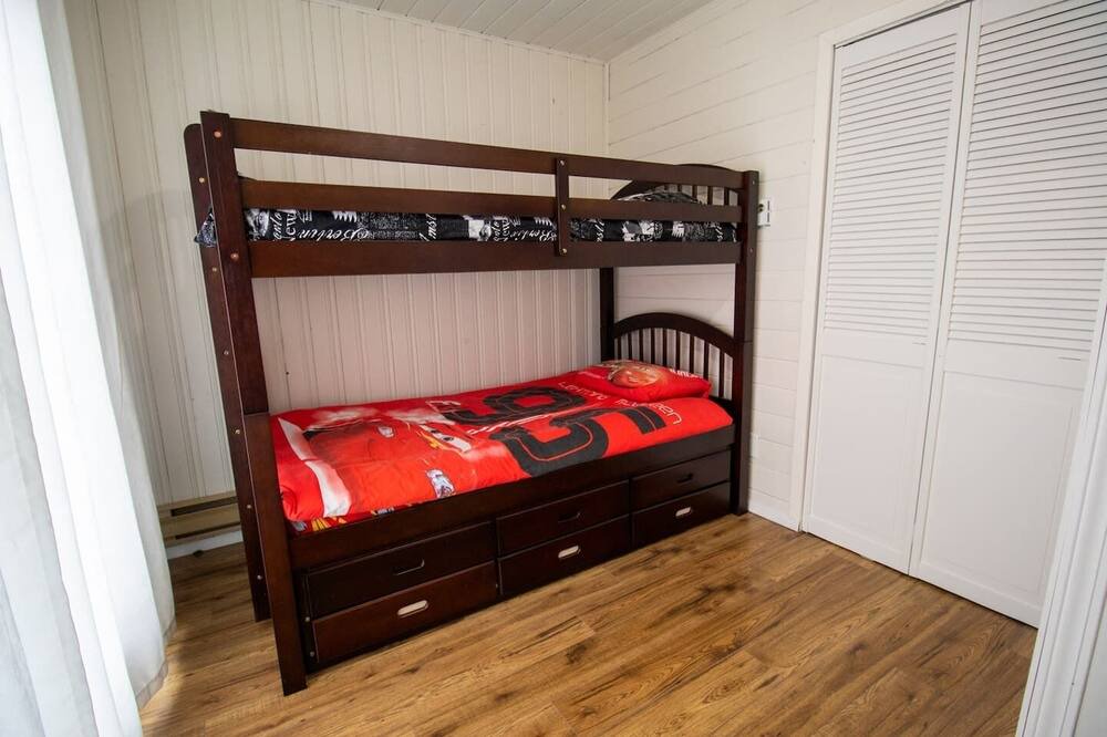 Photo of Bedroom in Hillside Beach