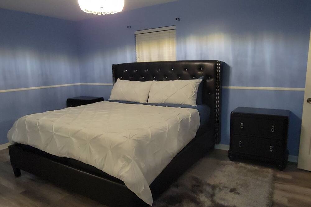 Photo of Bedroom in Groveland