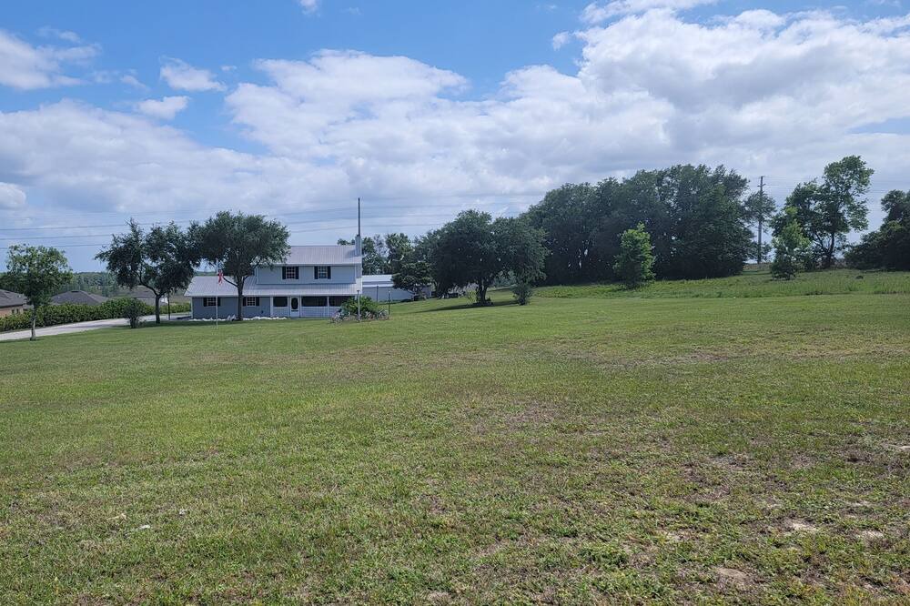 Photo of Outdoor in Groveland