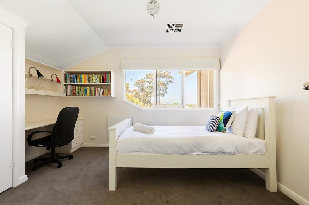 Photo of Bedroom in Glen Iris