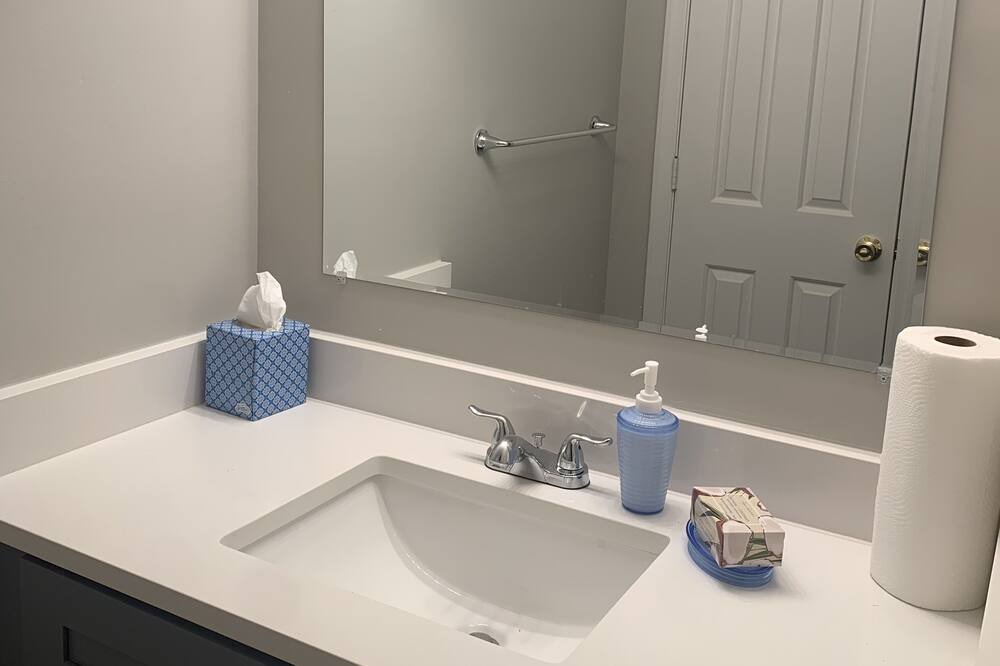 Photo of Bathroom in Smyrna