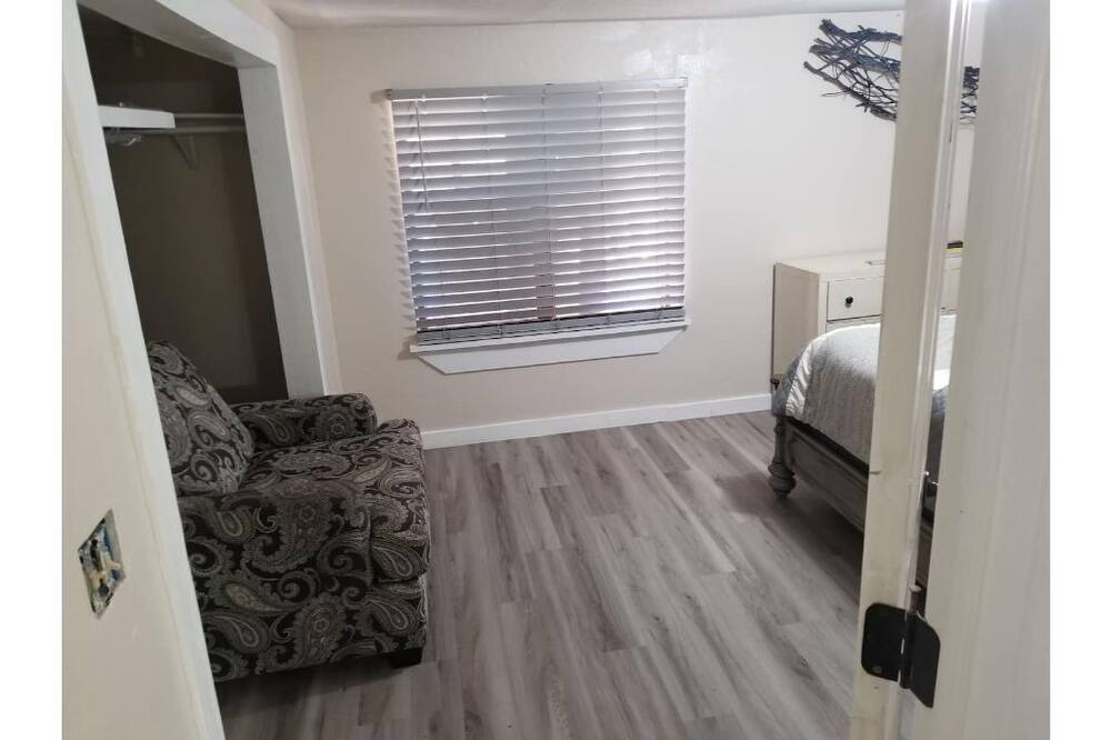Photo of Bedroom in Maysville