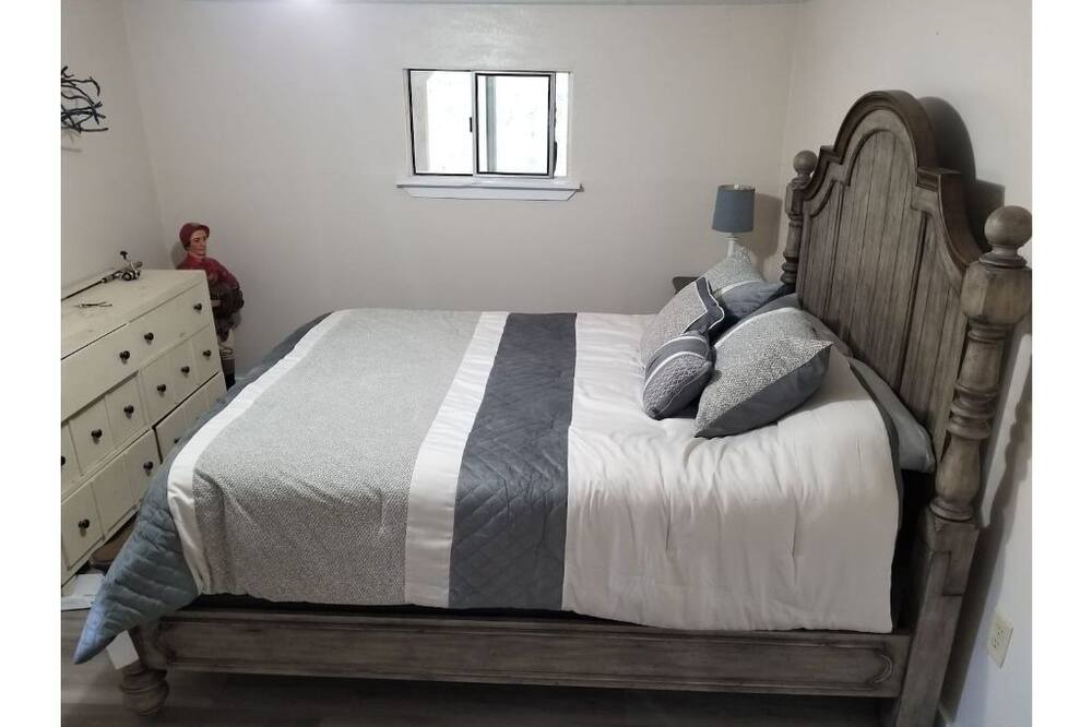 Photo of Bedroom in Maysville