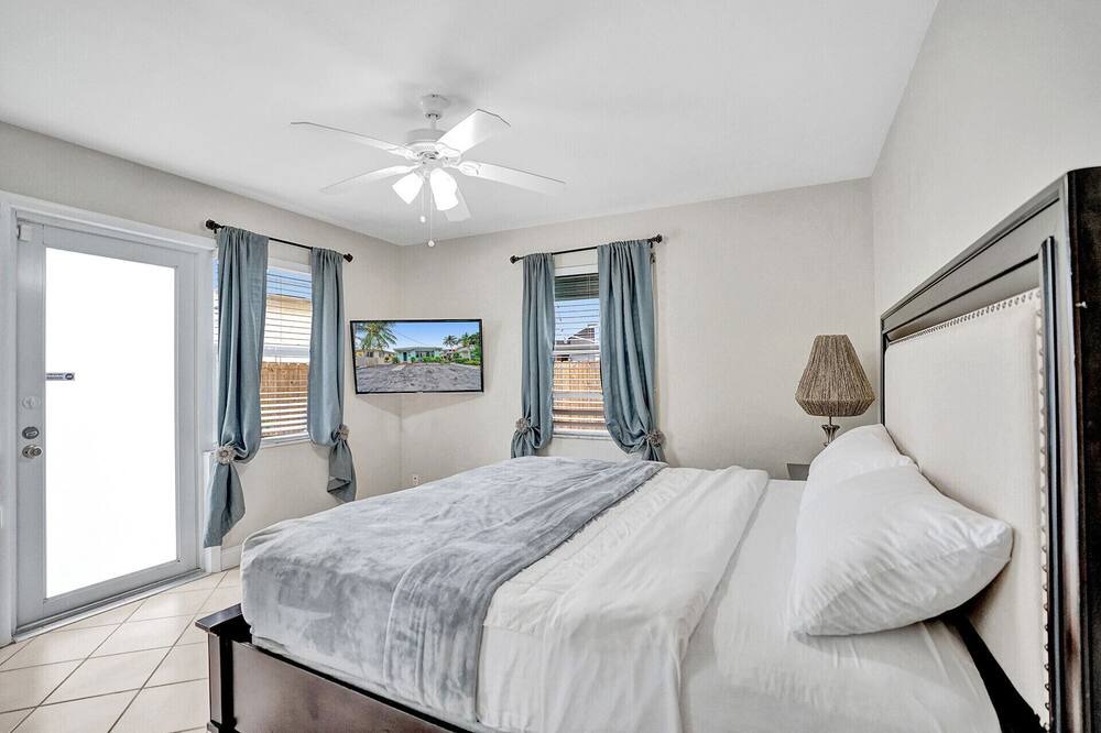 Photo of Bedroom in North Beach