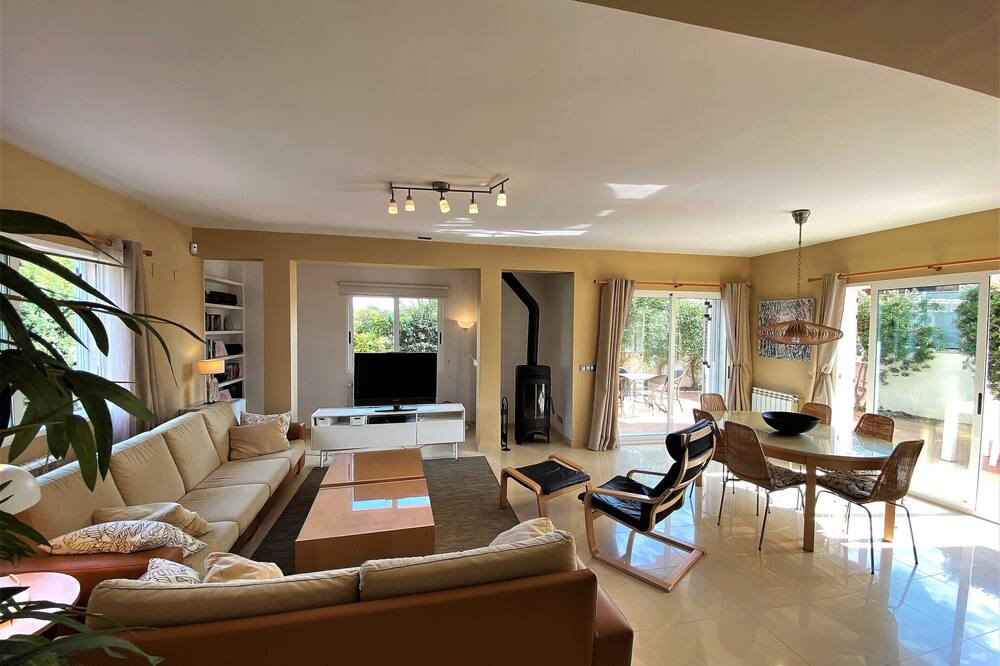 Photo of Livingroom in Almarda