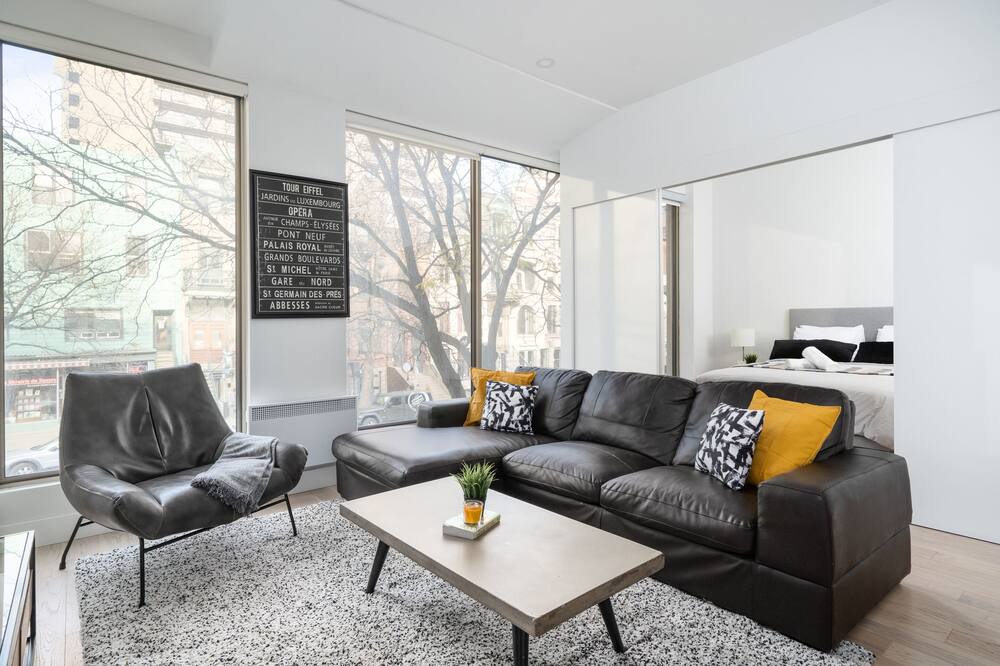 Photo of Livingroom in Latin Quarter