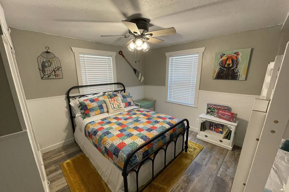 Photo of Bedroom in Notchietown