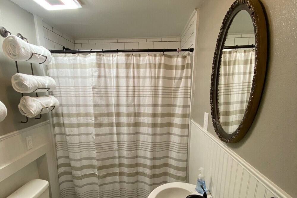 Photo of Bathroom in Notchietown