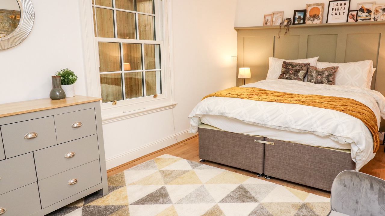 Photo of Others in Howey