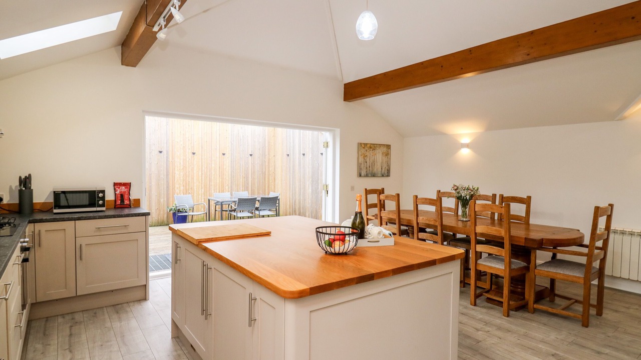 Photo of Others in Howey