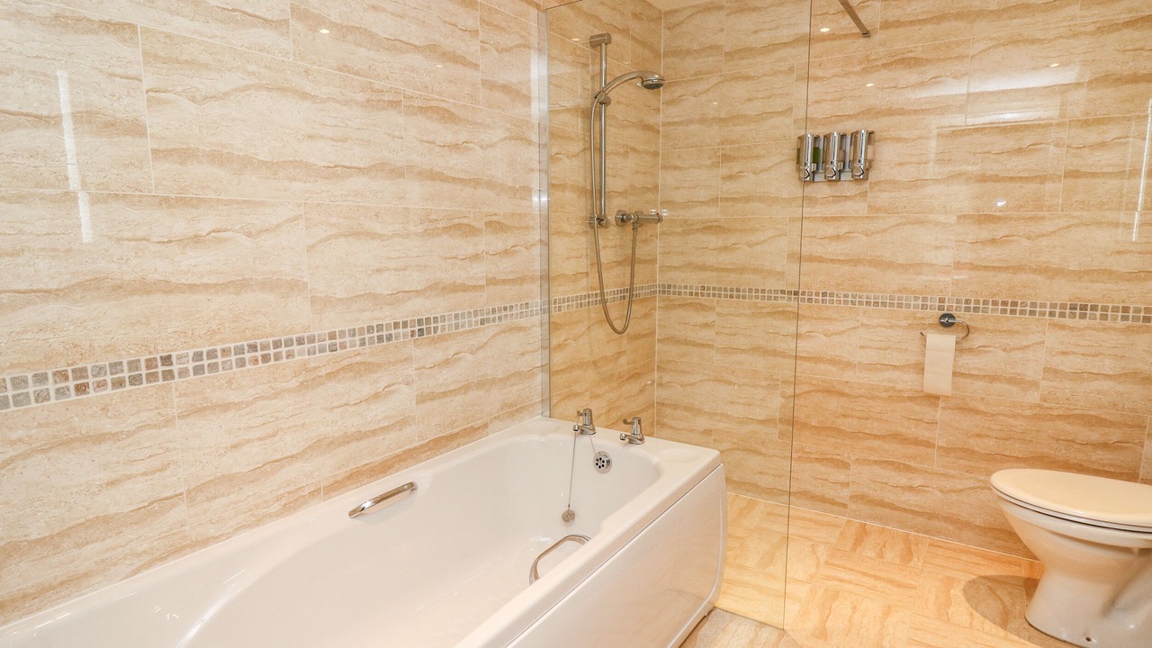 Photo of Others in Howey