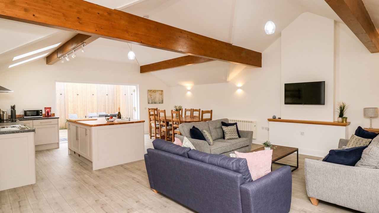 Photo of Others in Howey