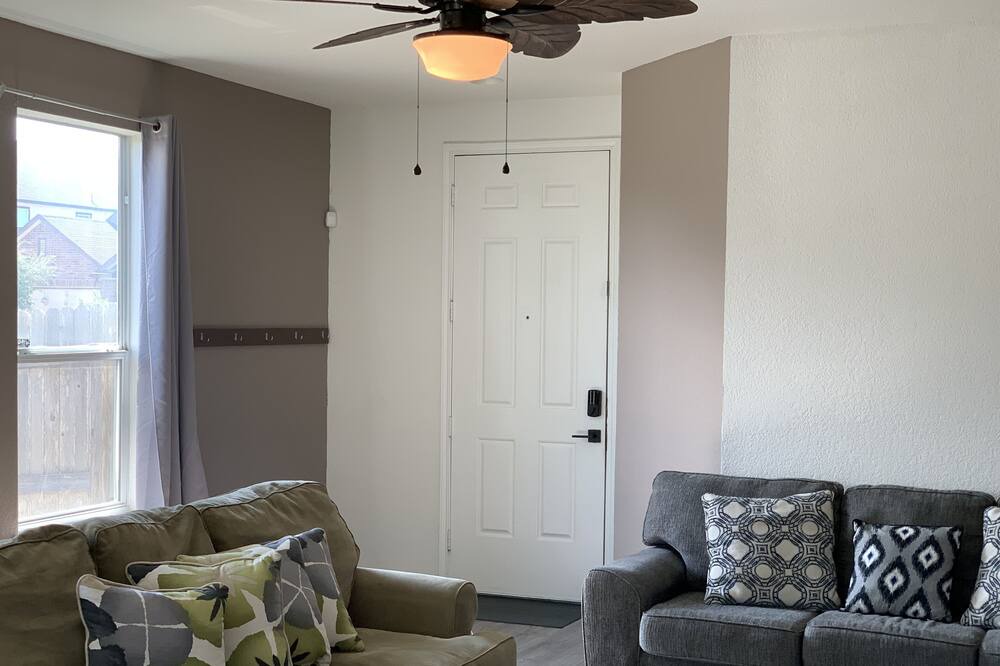 Photo of Livingroom in Southside