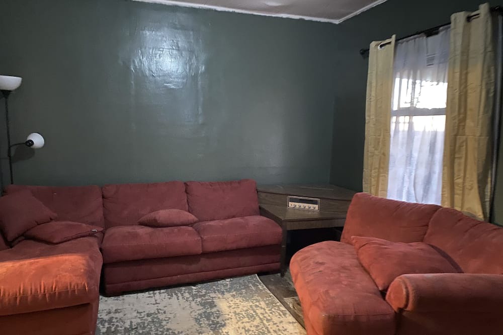 Photo of Livingroom in Max