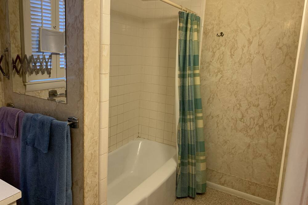 Photo of Bathroom in Pawhuska