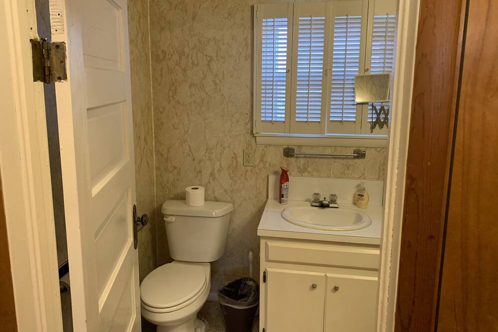 Photo of Bathroom in Pawhuska